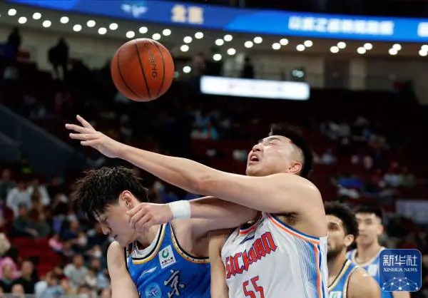 如何结合营养补充提升篮球主力的体能恢复_1